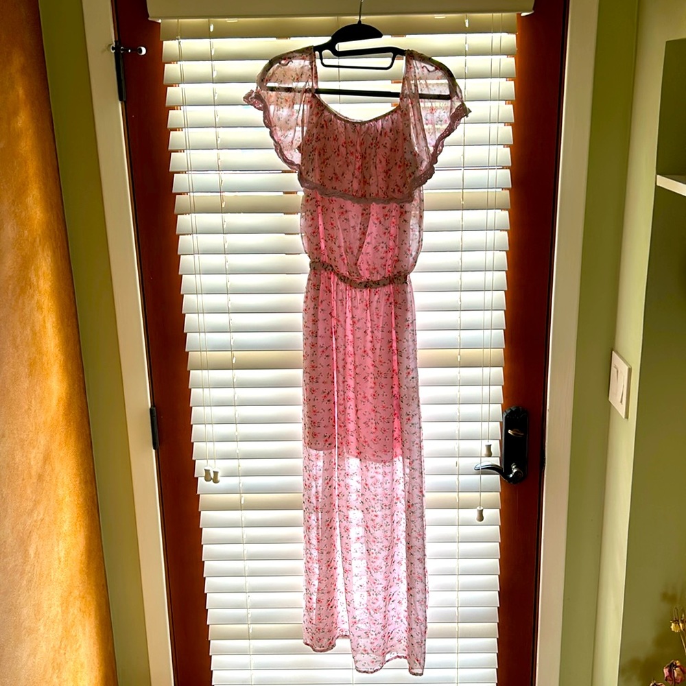 Size small cottagcore women’s maxi pink flower dress